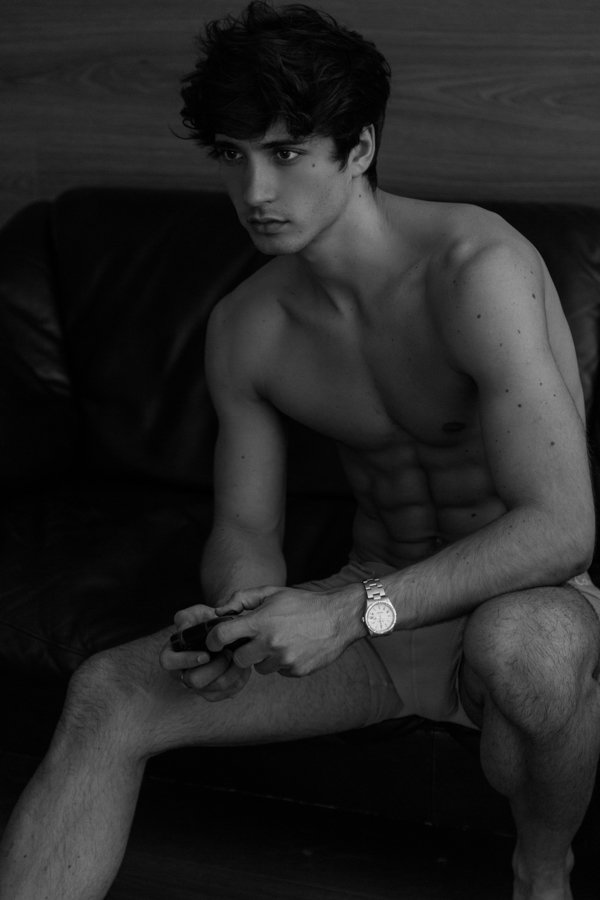 home alone with Axel home alone with Axel Vanity Teen 虚荣青年 Lifestyle & new faces magazine