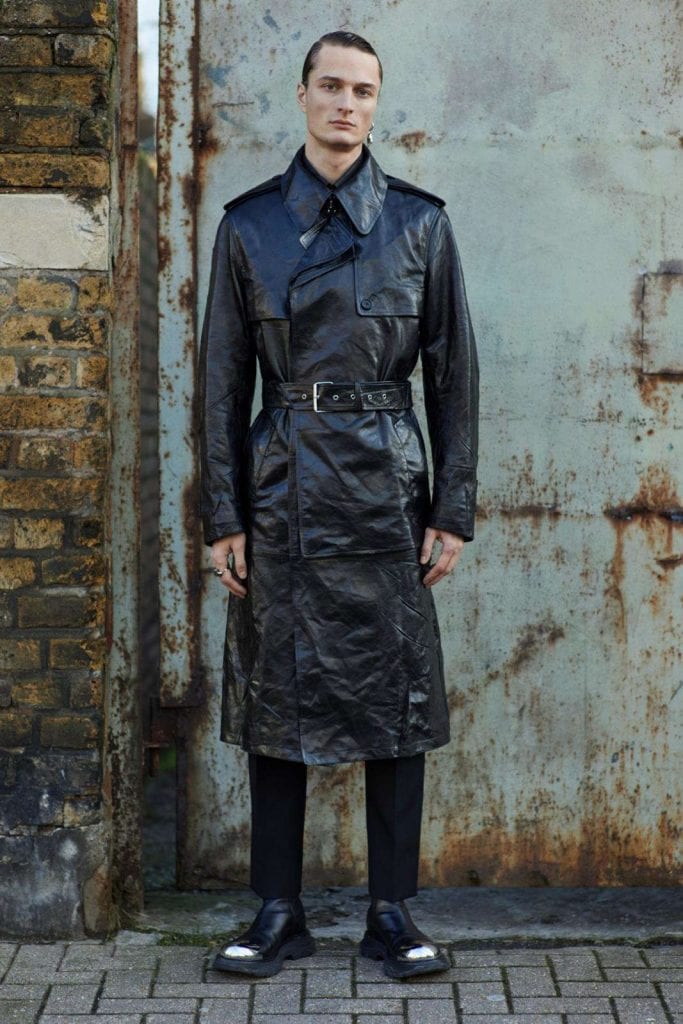 Alexander McQueen FW20 Alexander McQueen FW20 Vanity Teen 虚荣青年 Lifestyle & new faces magazine