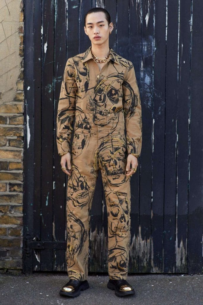 Alexander McQueen FW20 Alexander McQueen FW20 Vanity Teen 虚荣青年 Lifestyle & new faces magazine