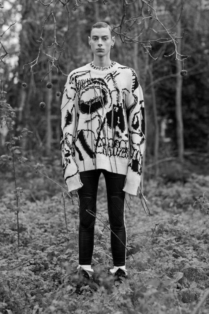 Alexander McQueen FW20 Alexander McQueen FW20 Vanity Teen 虚荣青年 Lifestyle & new faces magazine