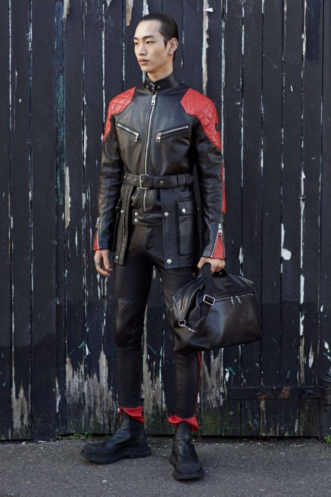 Alexander McQueen FW20 Alexander McQueen FW20 Vanity Teen 虚荣青年 Lifestyle & new faces magazine