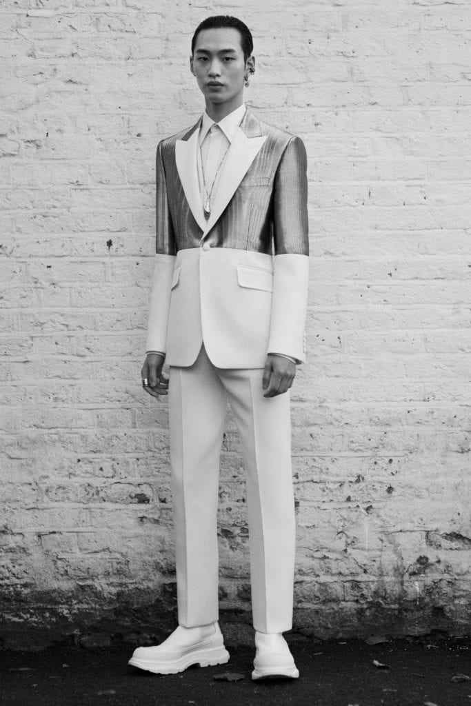 Alexander McQueen FW20 Alexander McQueen FW20 Vanity Teen 虚荣青年 Lifestyle & new faces magazine