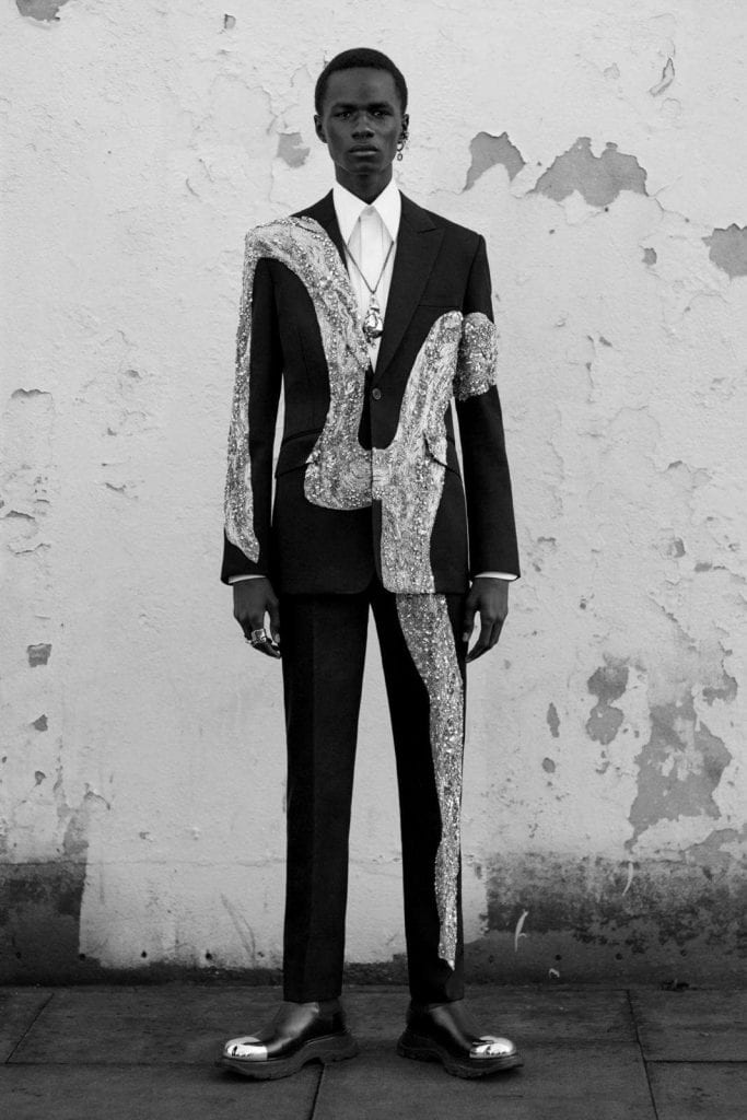 Alexander McQueen FW20 Alexander McQueen FW20 Vanity Teen 虚荣青年 Lifestyle & new faces magazine