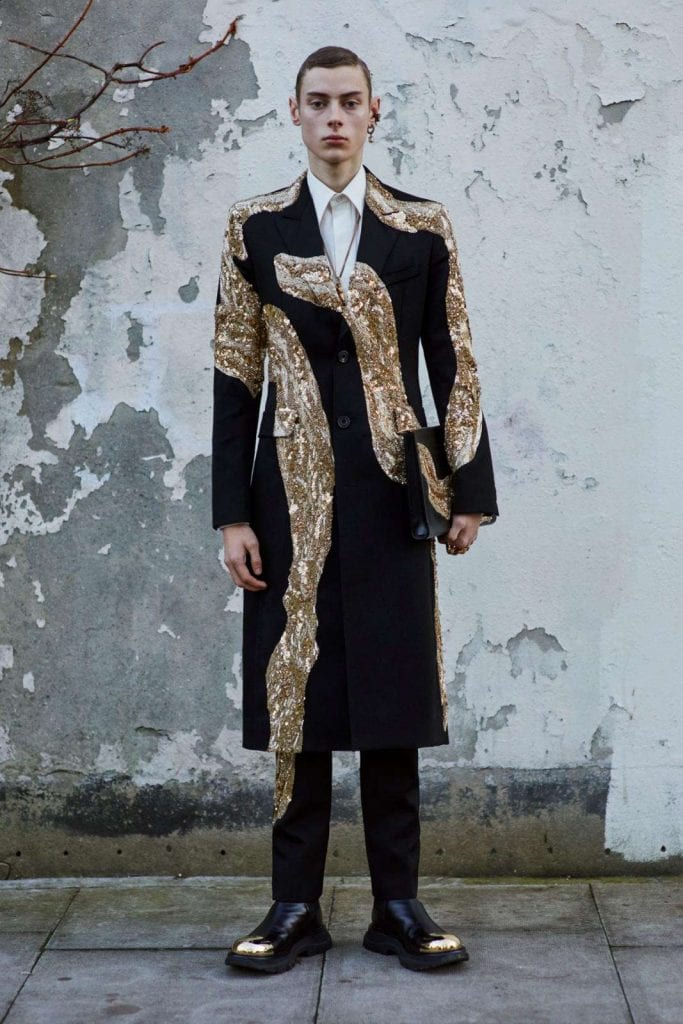 Alexander McQueen FW20 Alexander McQueen FW20 Vanity Teen 虚荣青年 Lifestyle & new faces magazine