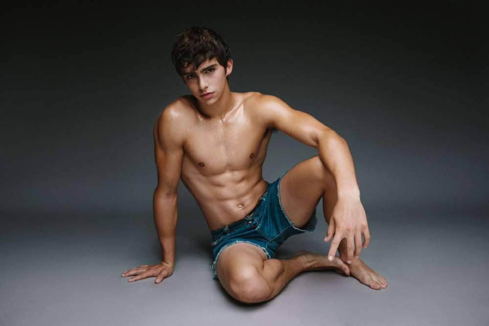 Vanity Teen EXCLUSIVE: Ron Levi by Almog Gabay Vanity Teen EXCLUSIVE: Ron Levi by Almog Gabay Vanity Teen 虚荣青年 Lifestyle & new faces magazine