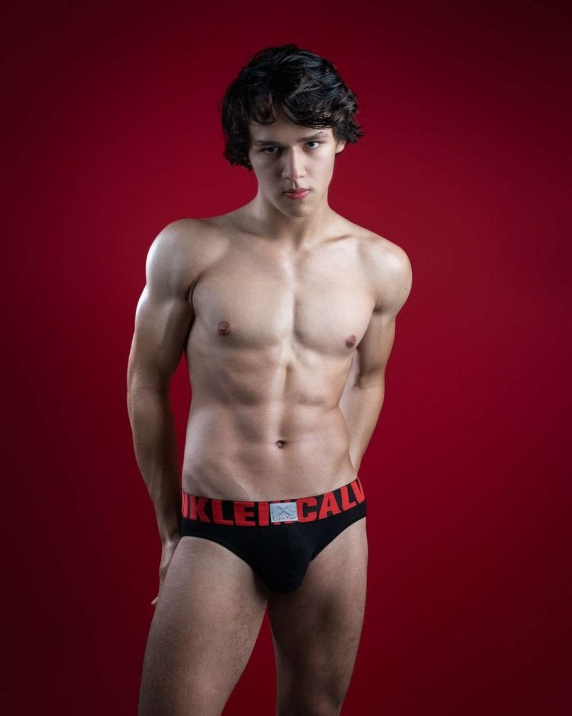 Vanity Teen EXCLUSIVE: Cris Ureña by RooPhoto Vanity Teen EXCLUSIVE: Cris Ureña by RooPhoto Vanity Teen 虚荣青年 Lifestyle & new faces magazine