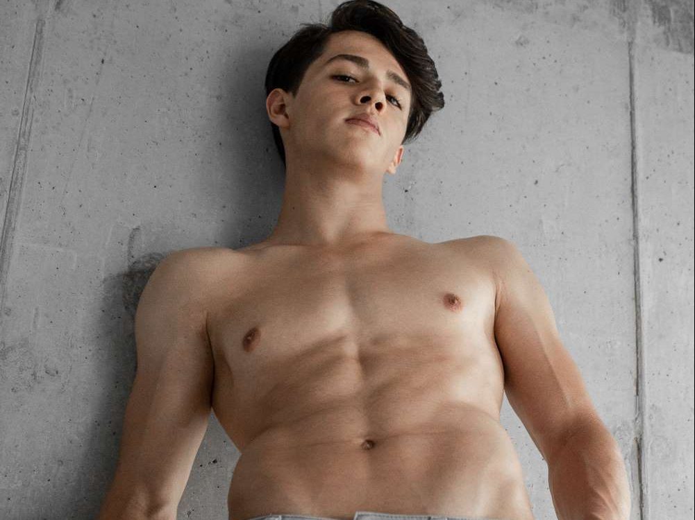 Vanity Teen EXCLUSIVE: Cris Ureña by RooPhoto Vanity Teen EXCLUSIVE: Cris Ureña by RooPhoto Vanity Teen 虚荣青年 Lifestyle & new faces magazine