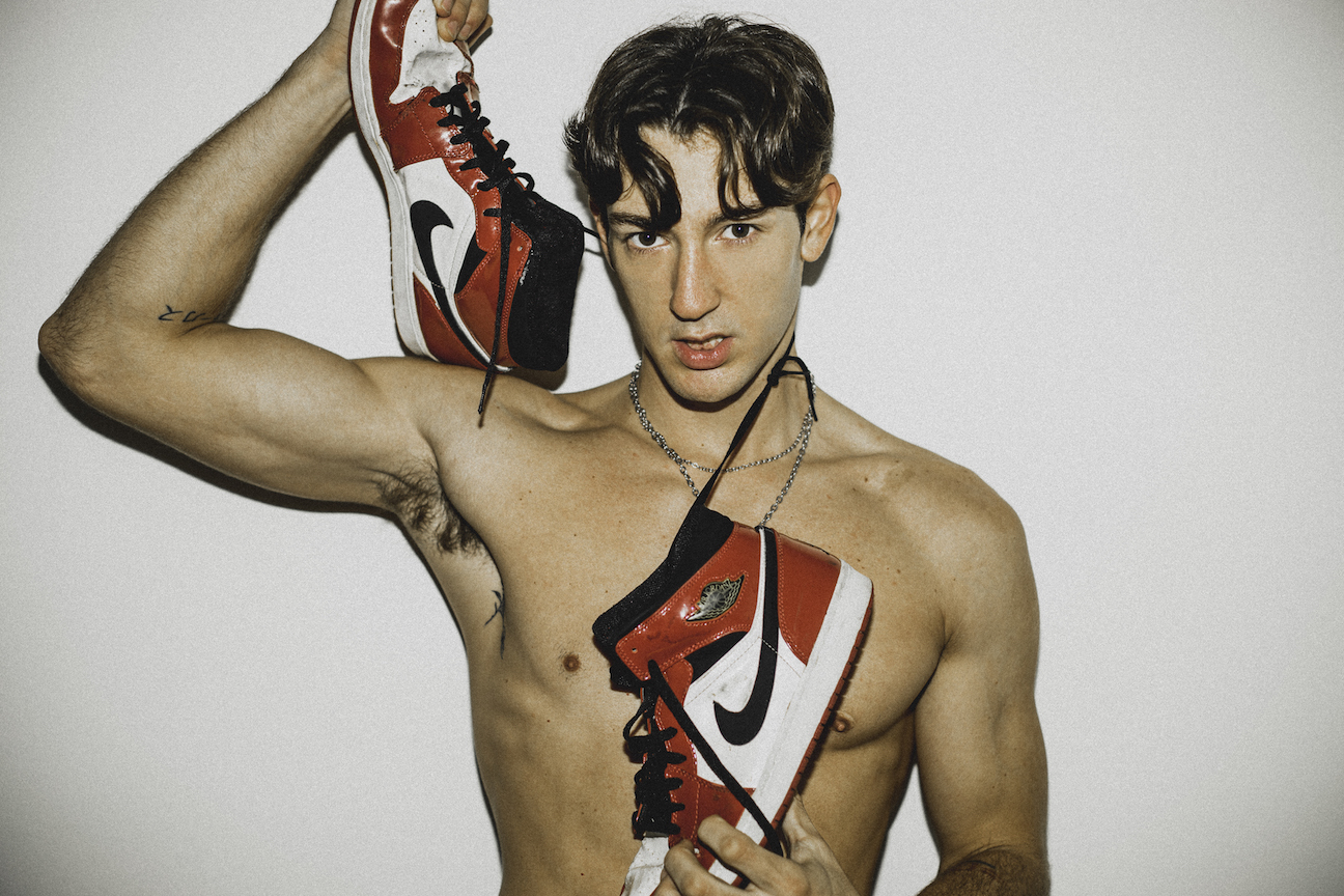 Colt Walker by Vincenzo Dimino Colt Walker by Vincenzo Dimino Vanity Teen 虚荣青年 Lifestyle & new faces magazine