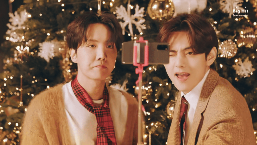 BTS Sets Festive Mood with ''Dynamite'' Holiday Remix BTS Sets Festive Mood with ''Dynamite'' Holiday Remix Vanity Teen 虚荣青年 Lifestyle & new faces magazine