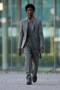 Ermenegildo Zegna Fall 2021: The(Re) Set | (Re)tailoring the modern man Ermenegildo Zegna Fall 2021: The(Re) Set | (Re)tailoring the modern man Vanity Teen 虚荣青年 Lifestyle & new faces magazine