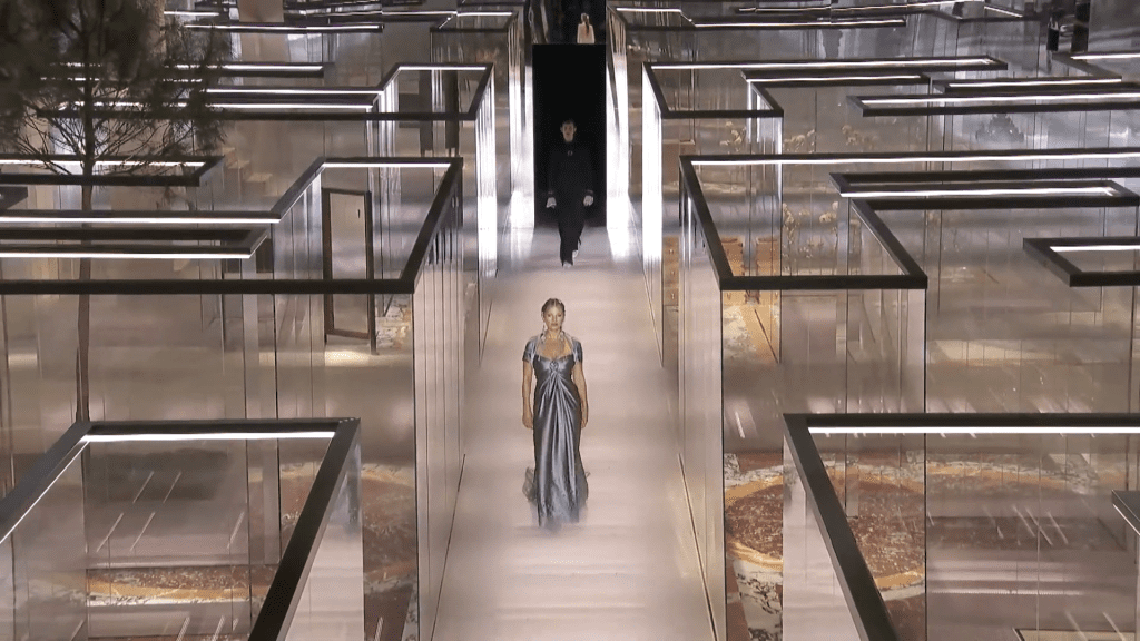 Fendi Spring/Summer 2021 Haute Couture Fendi Spring/Summer 2021 Haute Couture Vanity Teen 虚荣青年 Lifestyle & new faces magazine