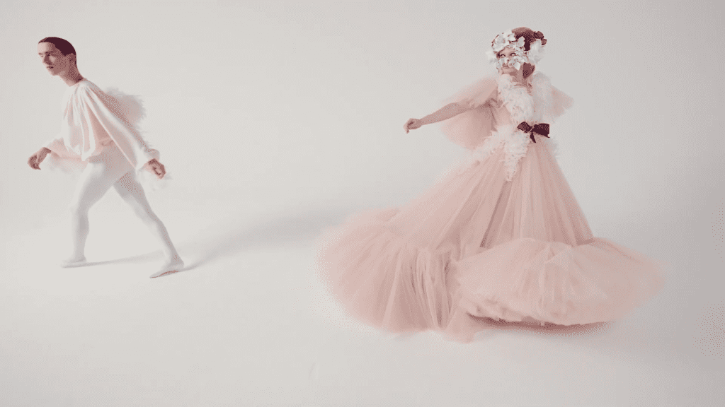 GIAMBATTISTA VALLI HAUTE COUTURE 20 GIAMBATTISTA VALLI HAUTE COUTURE 20 Vanity Teen 虚荣青年 Lifestyle & new faces magazine
