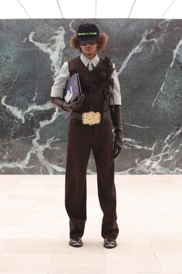 LOUIS VUITTON AW21 LOUIS VUITTON AW21 Vanity Teen 虚荣青年 Lifestyle & new faces magazine