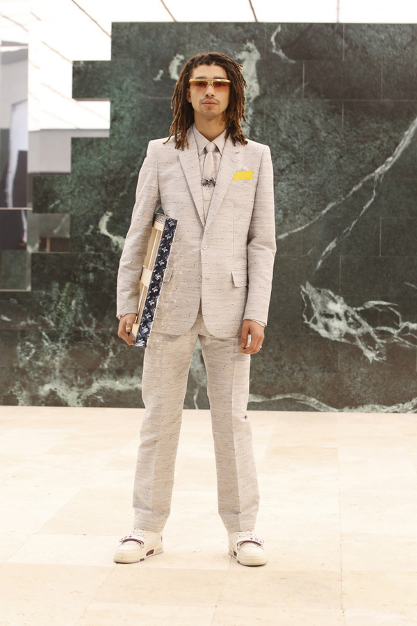 LOUIS VUITTON AW21 LOUIS VUITTON AW21 Vanity Teen 虚荣青年 Lifestyle & new faces magazine