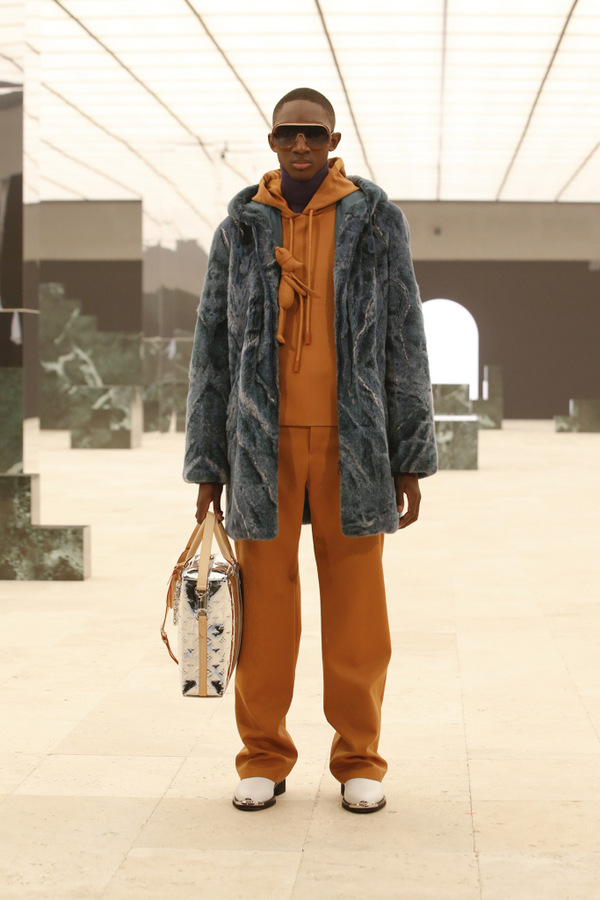 LOUIS VUITTON AW21 LOUIS VUITTON AW21 Vanity Teen 虚荣青年 Lifestyle & new faces magazine