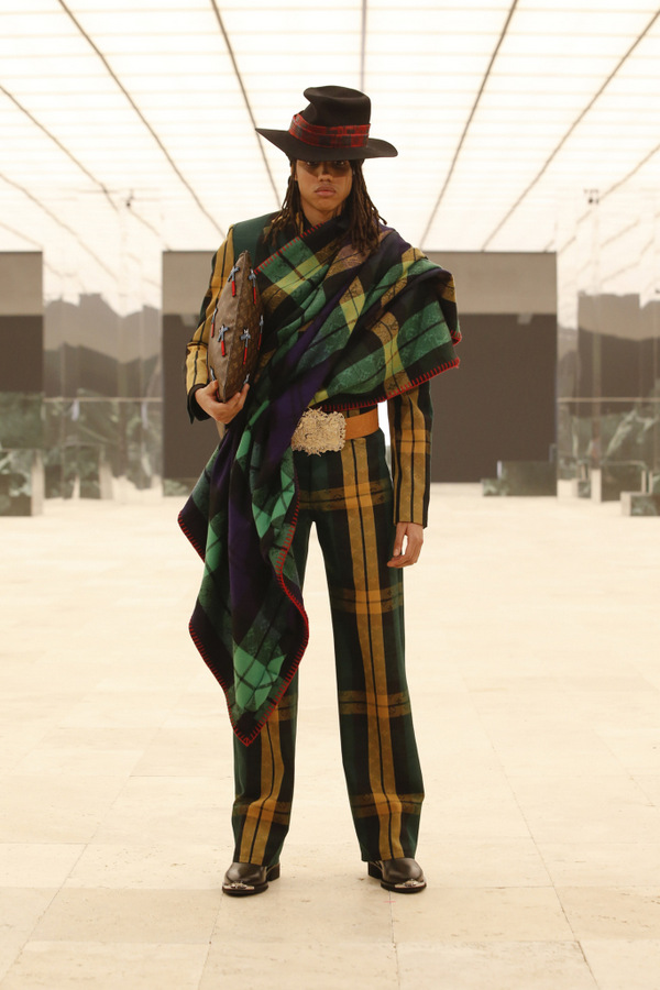 LOUIS VUITTON AW21 LOUIS VUITTON AW21 Vanity Teen 虚荣青年 Lifestyle & new faces magazine