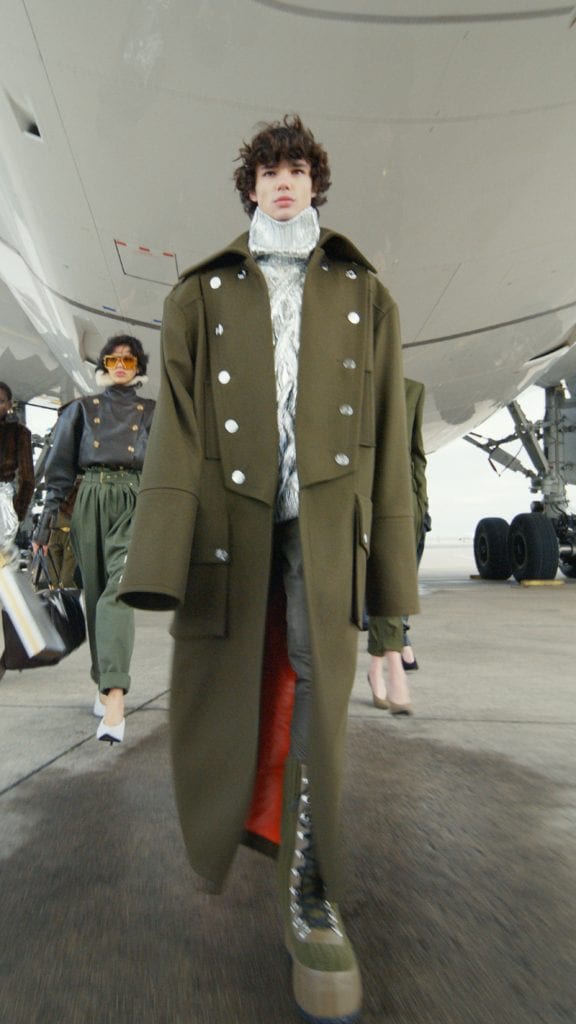 Balmain FW21 Women's & Men's Show Balmain FW21 Women's & Men's Show Vanity Teen 虚荣青年 Lifestyle & new faces magazine