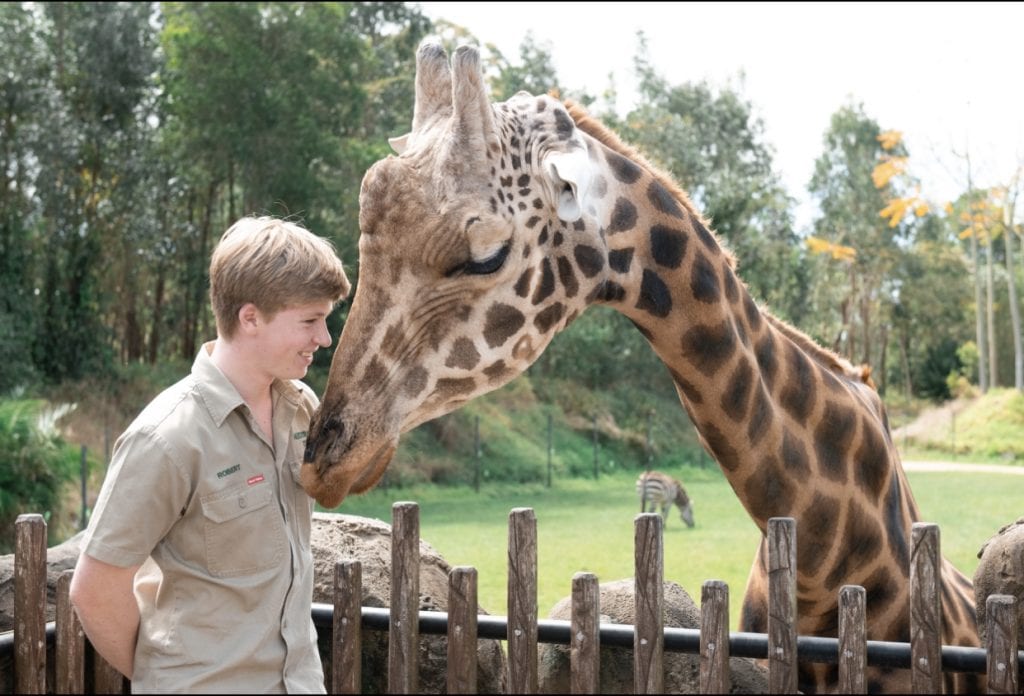 Robert Irwin: use your voice for doing good Vanity Teen 虚荣青年 Lifestyle & new faces magazine Robert and a giraffe