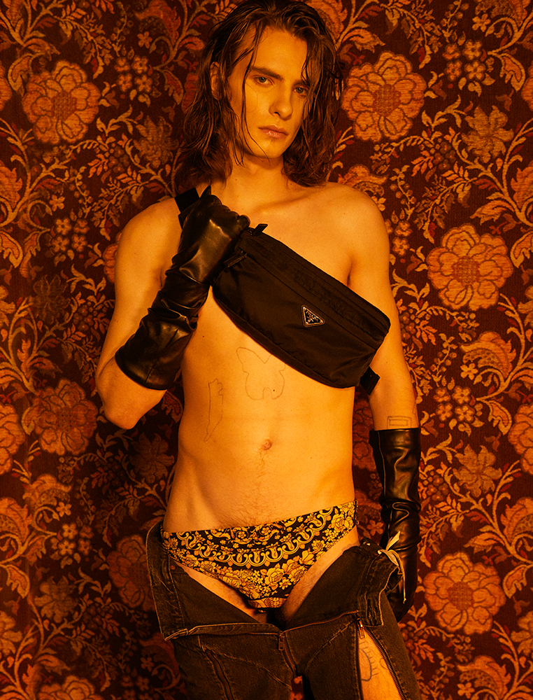 Michael South by Lalo Torres Vanity Teen 虚荣青年 Michael South by Lalo Torres Michael South by Lalo Torres Vanity Teen 虚荣青年