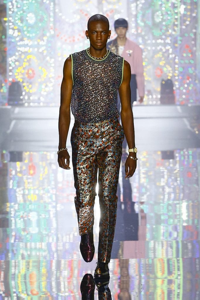 Milan Fashion Week Day 2: Canali, Dolce & Gabbana, Children of the Discordance Vanity Teen 虚荣青年 Lifestyle & new faces magazine Milan Fashion Week Day 2: Canali, Dolce & Gabbana, Children of the Discordance Milan Fashion Week Day 2: Canali, Dolce & Gabbana, Children of the Discordance Vanity Teen 虚荣青年 Lifestyle & new faces magazine