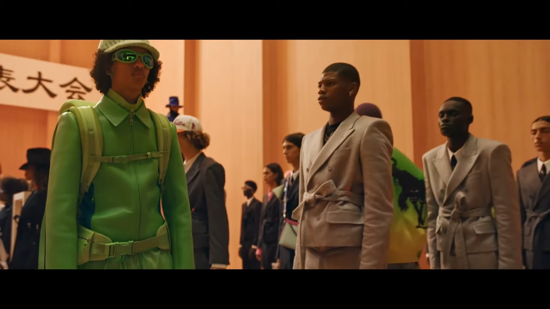 LOUIS VUITTON Men’s Spring-Summer 2022 Fashion Show LOUIS VUITTON Men’s Spring-Summer 2022 Fashion Show Vanity Teen 虚荣青年 Lifestyle & new faces magazine