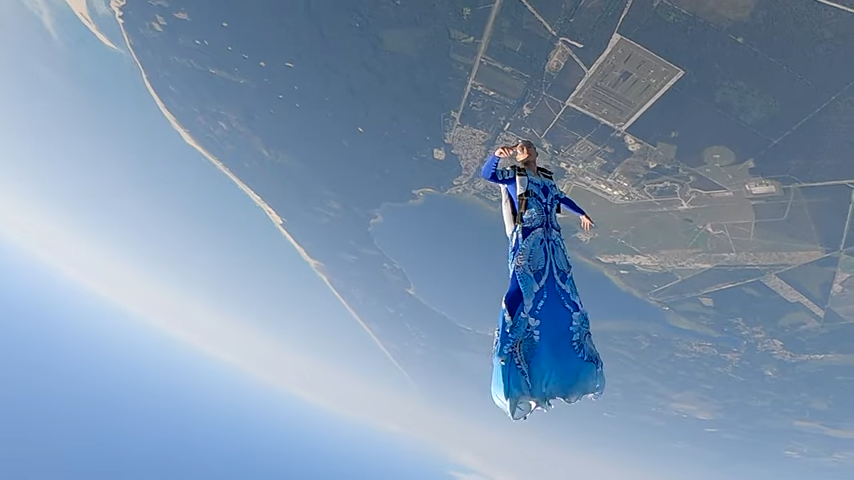 Iris van Herpen ~ Earthrise film AW21 Iris van Herpen ~ Earthrise film AW21 Vanity Teen 虚荣青年 Lifestyle & new faces magazine