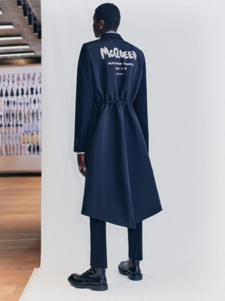 Alexander McQueen Graffiti Collection Vanity Teen 虚荣青年 Lifestyle & new faces magazine Alexander McQueen Graffiti Collection Alexander McQueen Graffiti Collection Vanity Teen 虚荣青年 Lifestyle & new faces magazine