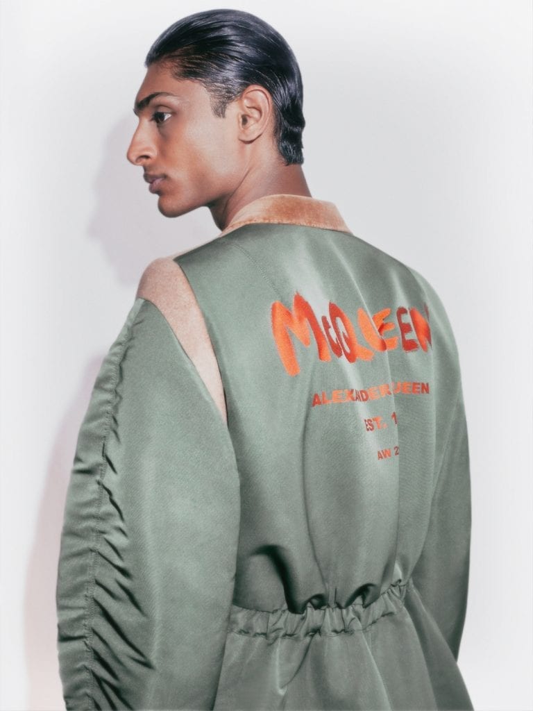 Alexander McQueen Graffiti Collection Vanity Teen 虚荣青年 Lifestyle & new faces magazine Alexander McQueen Graffiti Collection Alexander McQueen Graffiti Collection Vanity Teen 虚荣青年 Lifestyle & new faces magazine