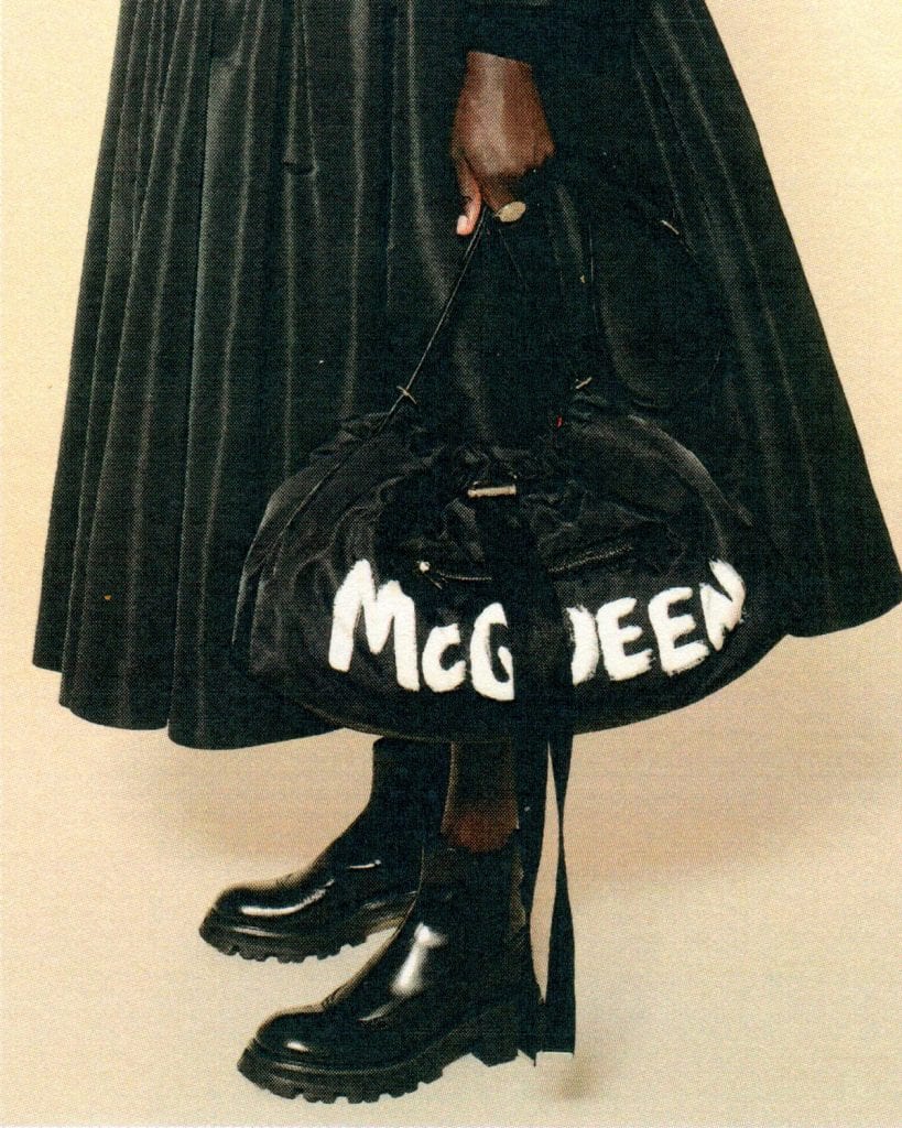 Alexander McQueen Graffiti Collection Vanity Teen 虚荣青年 Lifestyle & new faces magazine Alexander McQueen Graffiti Collection Alexander McQueen Graffiti Collection Vanity Teen 虚荣青年 Lifestyle & new faces magazine