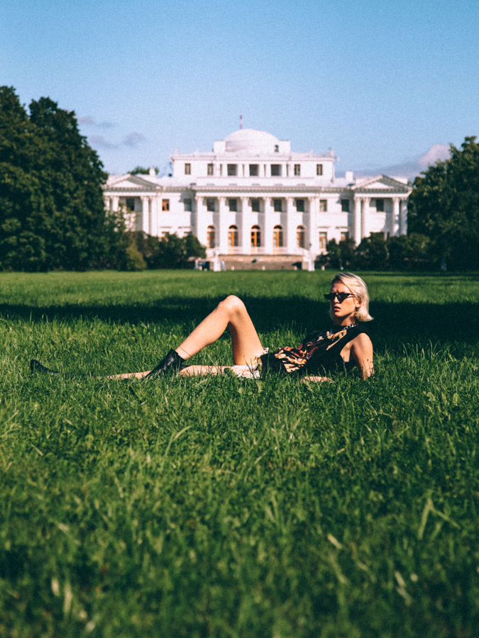 Versus, I'm Coming by Aleksey Zubarev Versus, I'm Coming by Aleksey Zubarev Vanity Teen 虚荣青年 Lifestyle & new faces magazine