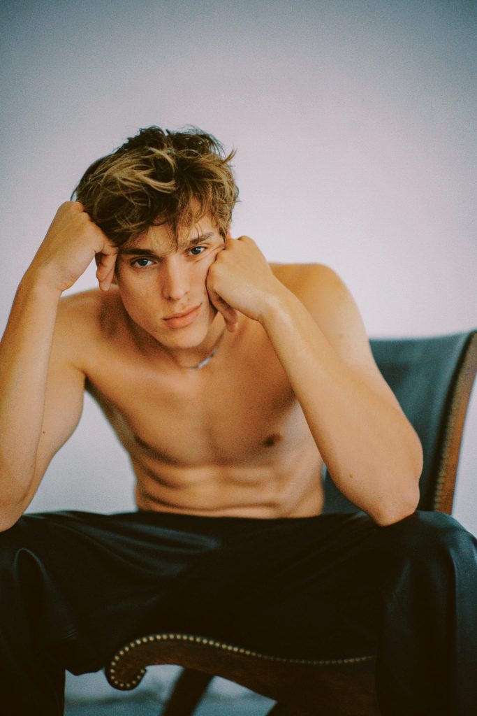 Life Is A Playground by Julen Martín Life Is A Playground by Julen Martín Vanity Teen 虚荣青年 Lifestyle & new faces magazine