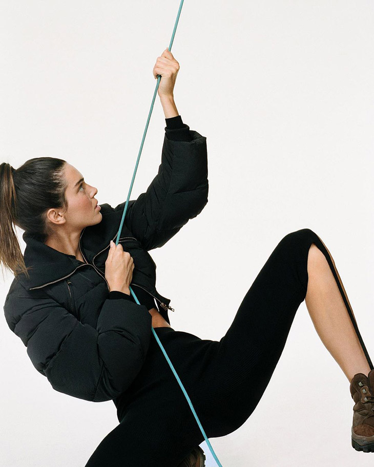 Jacquemus FW21 Collection La Montagne Starring Kendall Jenner Jacquemus FW21 Collection La Montagne Starring Kendall Jenner Vanity Teen 虚荣青年 Lifestyle & new faces magazine