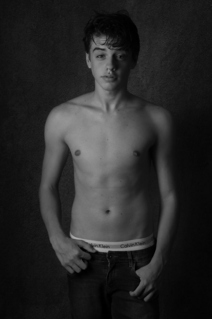 Yuri Lamarão by Beto Urbano Yuri Lamarão by Beto Urbano Vanity Teen 虚荣青年 Lifestyle & new faces magazine