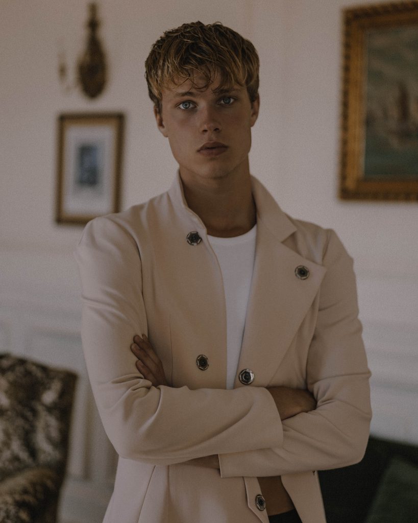 Vanity Teen FW21.22 Malthe by Sasha Olsen Vanity Teen FW21.22 Malthe by Sasha Olsen Vanity Teen 虚荣青年 Lifestyle & new faces magazine