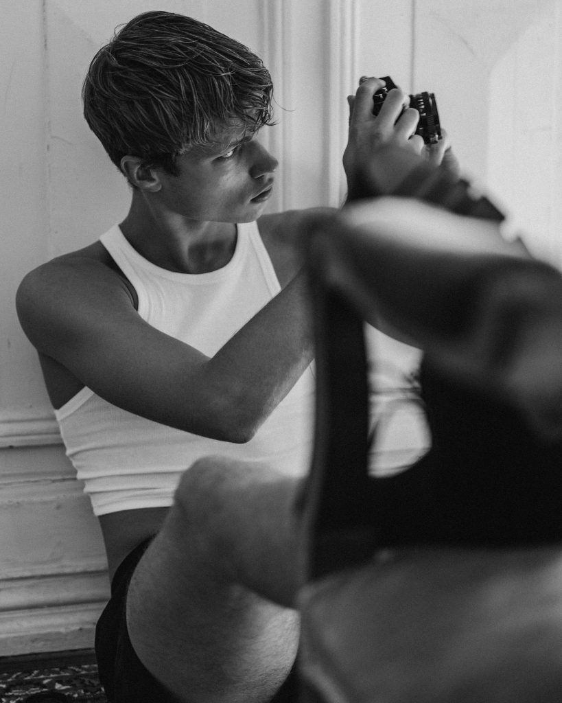 Vanity Teen FW21.22 Malthe by Sasha Olsen Vanity Teen FW21.22 Malthe by Sasha Olsen Vanity Teen 虚荣青年 Lifestyle & new faces magazine