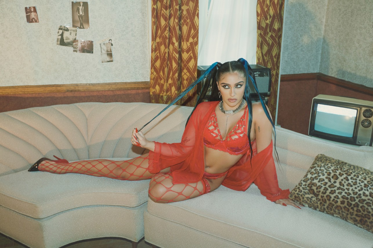 Lourdes Leon poses alongside Rihanna in her first Savage X Fenty campaign. Lourdes Leon poses alongside Rihanna in her first Savage X Fenty campaign. Vanity Teen 虚荣青年 Lifestyle & new faces magazine