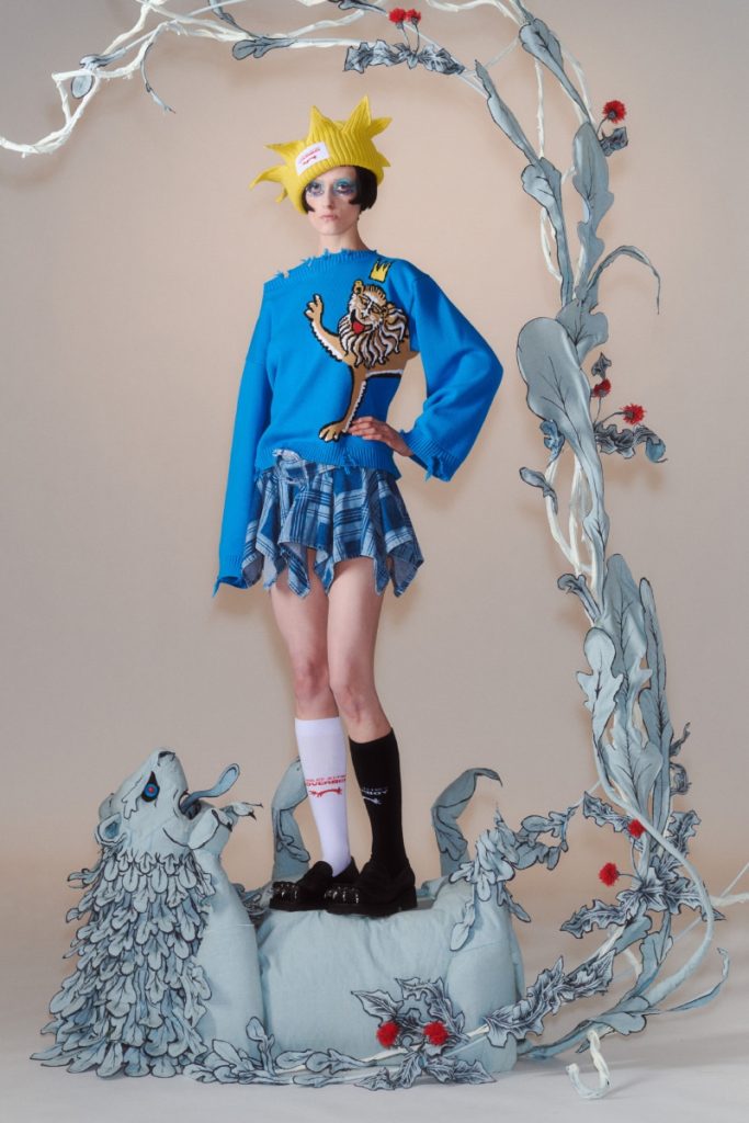 Charles Jeffrey LOVERBOY Unveils STATANT PASSANT RAMPANT Collection: Blending Medieval British Aesthetics with Avant-Garde Sensibility Charles Jeffrey LOVERBOY Unveils STATANT PASSANT RAMPANT Collection: Blending Medieval British Aesthetics with Avant-Garde Sensibility Vanity Teen 虚荣青年 Lifestyle & new faces magazine