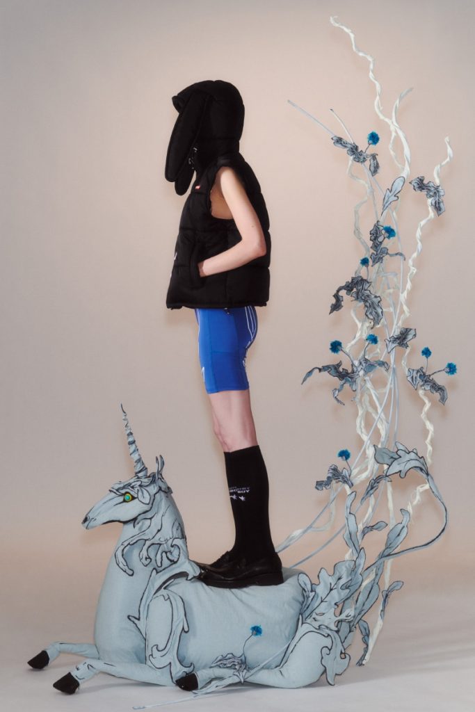 Charles Jeffrey LOVERBOY Unveils STATANT PASSANT RAMPANT Collection: Blending Medieval British Aesthetics with Avant-Garde Sensibility Charles Jeffrey LOVERBOY Unveils STATANT PASSANT RAMPANT Collection: Blending Medieval British Aesthetics with Avant-Garde Sensibility Vanity Teen 虚荣青年 Lifestyle & new faces magazine