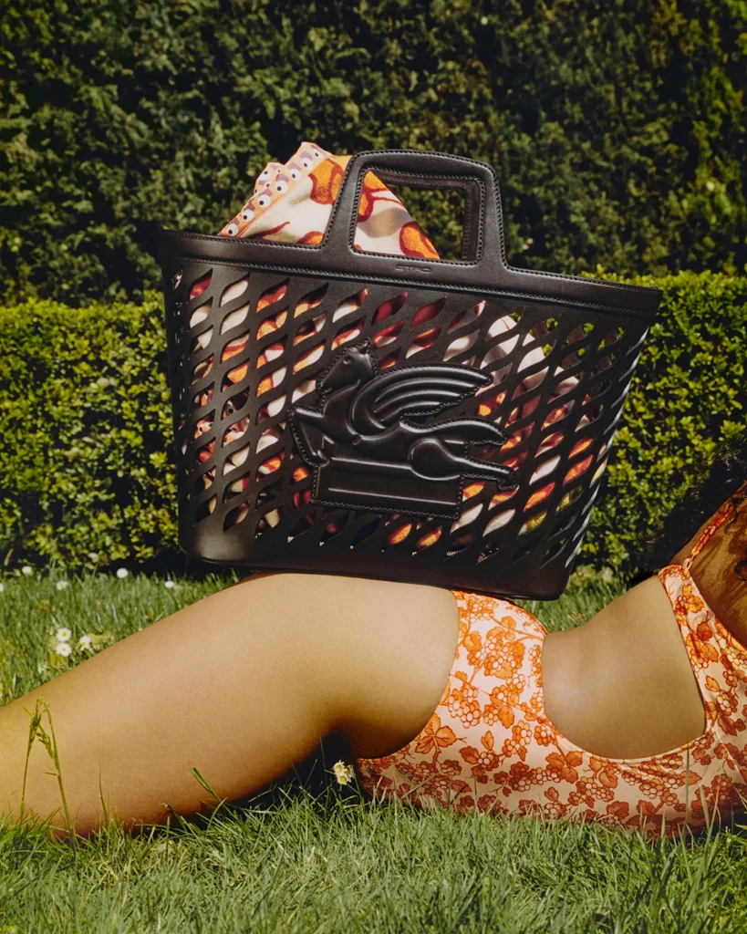 Etro Unveils New Summer Capsule Collection by Marco De Vincenzo Etro Unveils New Summer Capsule Collection by Marco De Vincenzo Vanity Teen 虚荣青年 Lifestyle & new faces magazine