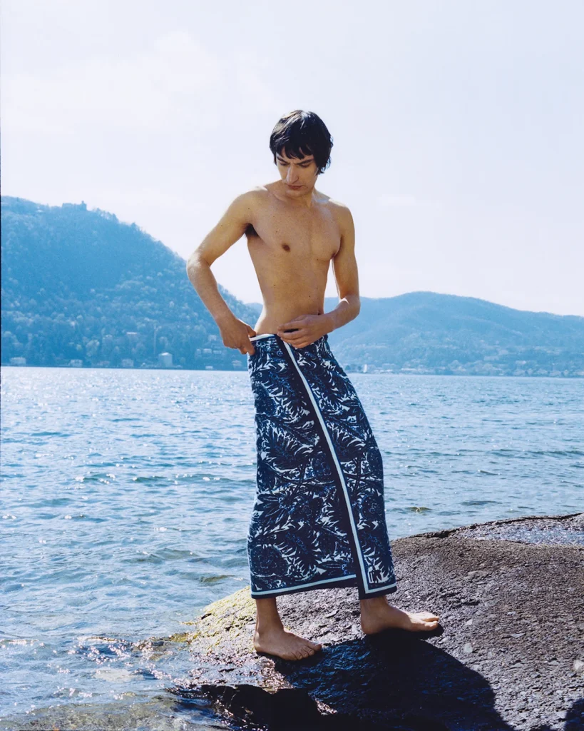 Etro Unveils New Summer Capsule Collection by Marco De Vincenzo Etro Unveils New Summer Capsule Collection by Marco De Vincenzo Vanity Teen 虚荣青年 Lifestyle & new faces magazine