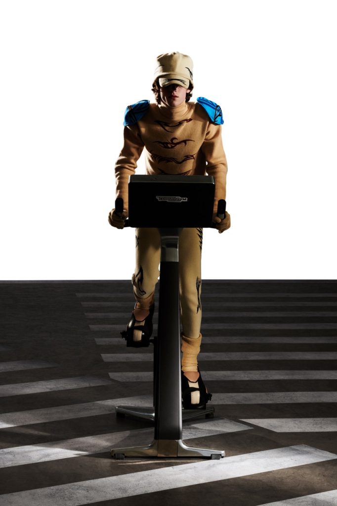 Urban Nomads Reimagined: Xander Zhou's "Street Corner 3.0" Collection Vanity Teen 虚荣青年 Lifestyle & new faces magazine Urban Nomads Reimagined: Xander Zhou's "Street Corner 3.0" Collection Urban Nomads Reimagined: Xander Zhou's "Street Corner 3.0" Collection Vanity Teen 虚荣青年 Lifestyle & new faces magazine