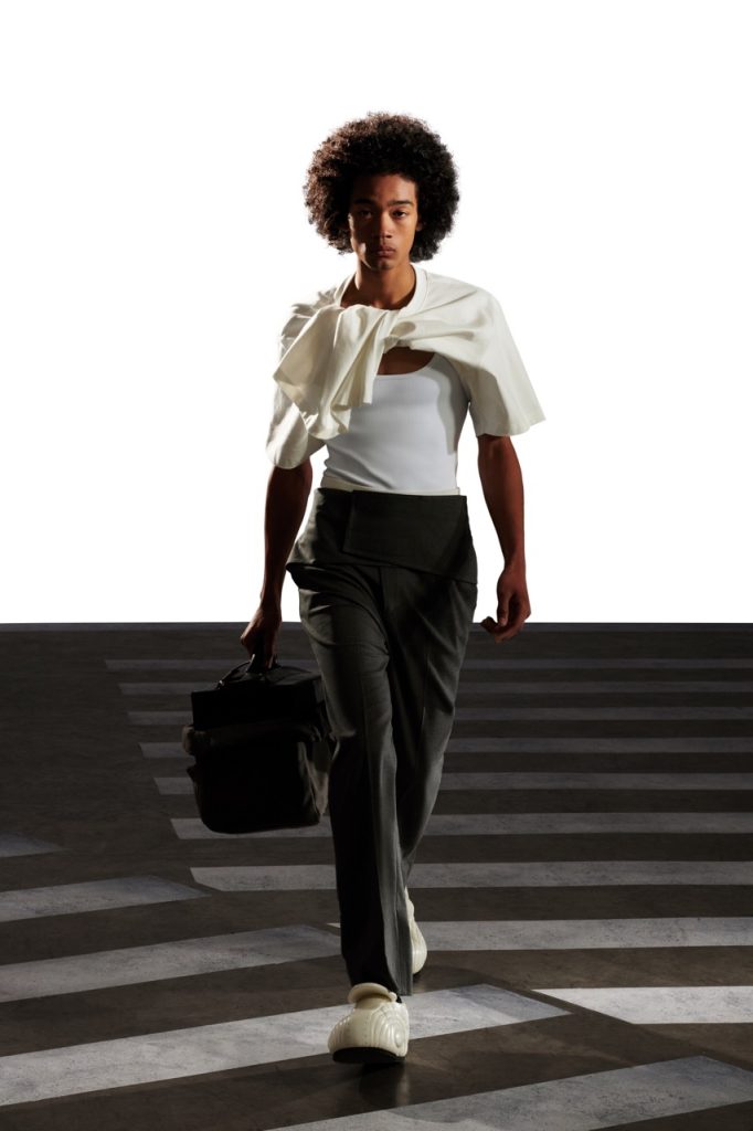 Urban Nomads Reimagined: Xander Zhou's "Street Corner 3.0" Collection Vanity Teen 虚荣青年 Lifestyle & new faces magazine Urban Nomads Reimagined: Xander Zhou's "Street Corner 3.0" Collection Urban Nomads Reimagined: Xander Zhou's "Street Corner 3.0" Collection Vanity Teen 虚荣青年 Lifestyle & new faces magazine