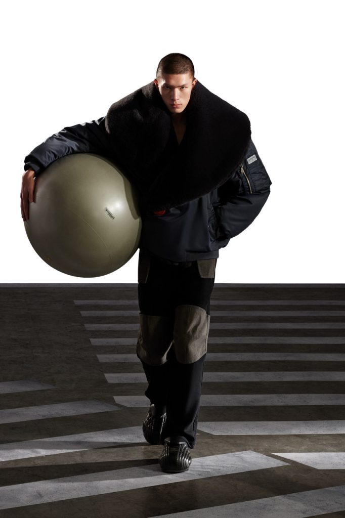 Urban Nomads Reimagined: Xander Zhou's "Street Corner 3.0" Collection Vanity Teen 虚荣青年 Lifestyle & new faces magazine Urban Nomads Reimagined: Xander Zhou's "Street Corner 3.0" Collection Urban Nomads Reimagined: Xander Zhou's "Street Corner 3.0" Collection Vanity Teen 虚荣青年 Lifestyle & new faces magazine