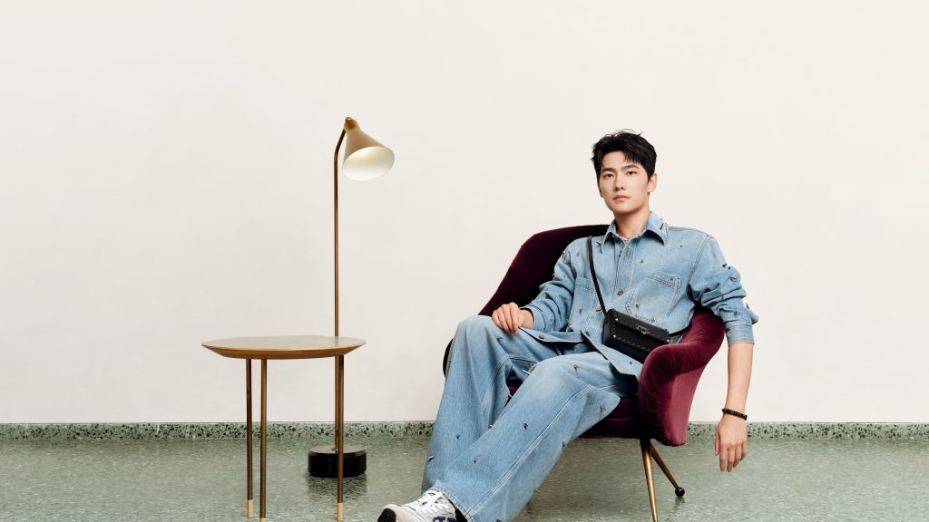 DI.fferent VA.lues = DIVAS - Enbodying The Spirit Of The Brand, Actor Yang Yang Is The New Ambassador Of Maison Valentino Vanity Teen 虚荣青年 Lifestyle & New Faces Magazine - Vimarsana News