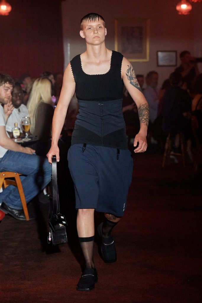 A Salute to London: Martine Rose Unveils the Spring/Summer 2024 Collection A Salute to London: Martine Rose Unveils the Spring/Summer 2024 Collection Vanity Teen 虚荣青年 Lifestyle & new faces magazine