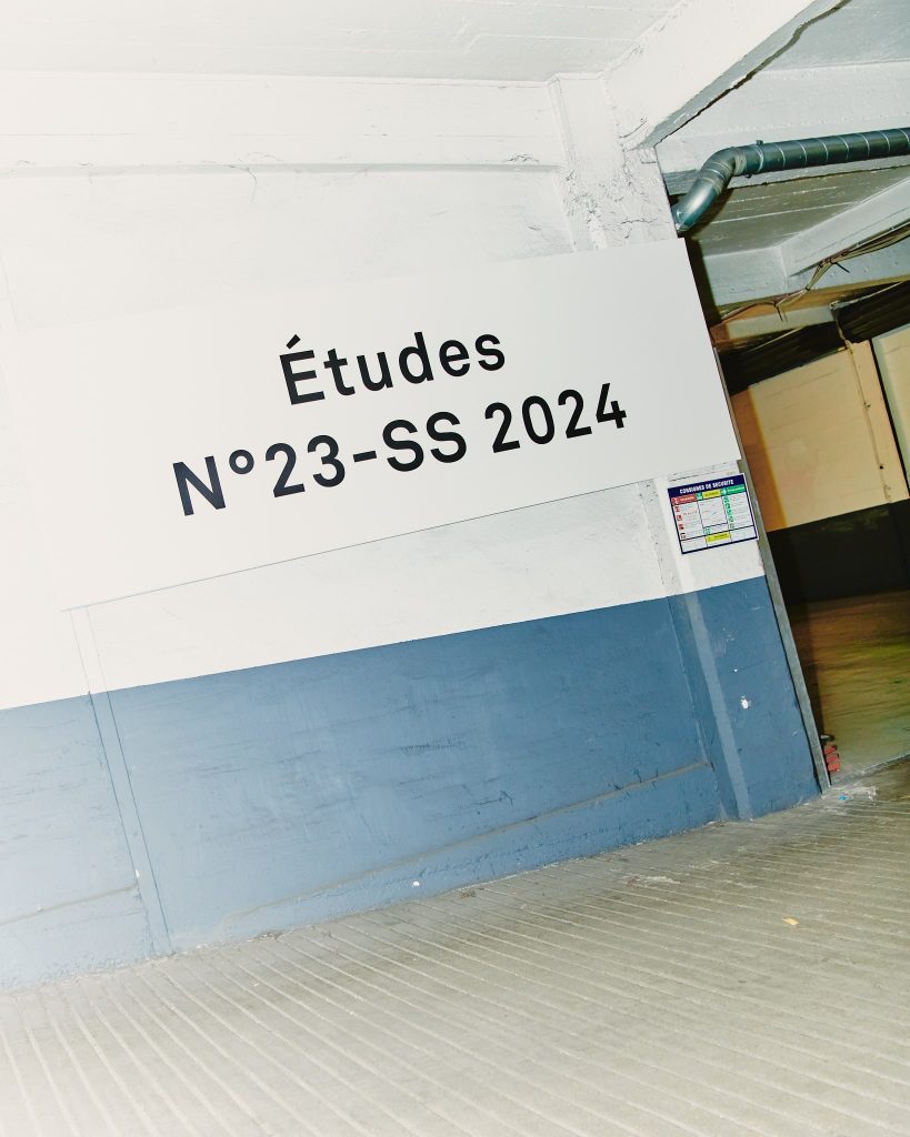 Behind the Scenes at Études N°23: Paris Fashion Week SS24 Unveiled Behind the Scenes at Études N°23: Paris Fashion Week SS24 Unveiled Vanity Teen 虚荣青年 Lifestyle & new faces magazine