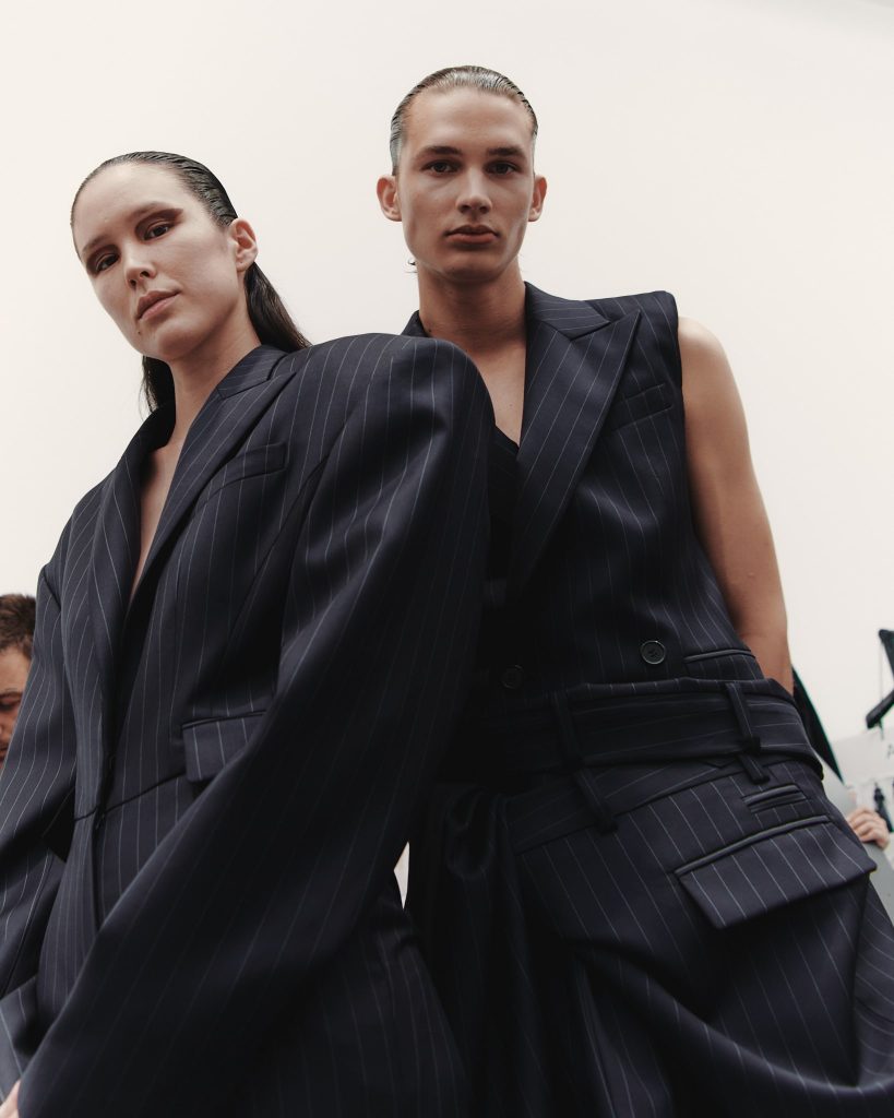 Victor Jacques Reveals Unseen Backstage Magic of JUUN J's Spring/Summer 2024 Collection at Paris Fashion Week Victor Jacques Reveals Unseen Backstage Magic of JUUN J's Spring/Summer 2024 Collection at Paris Fashion Week Vanity Teen 虚荣青年 Lifestyle & new faces magazine