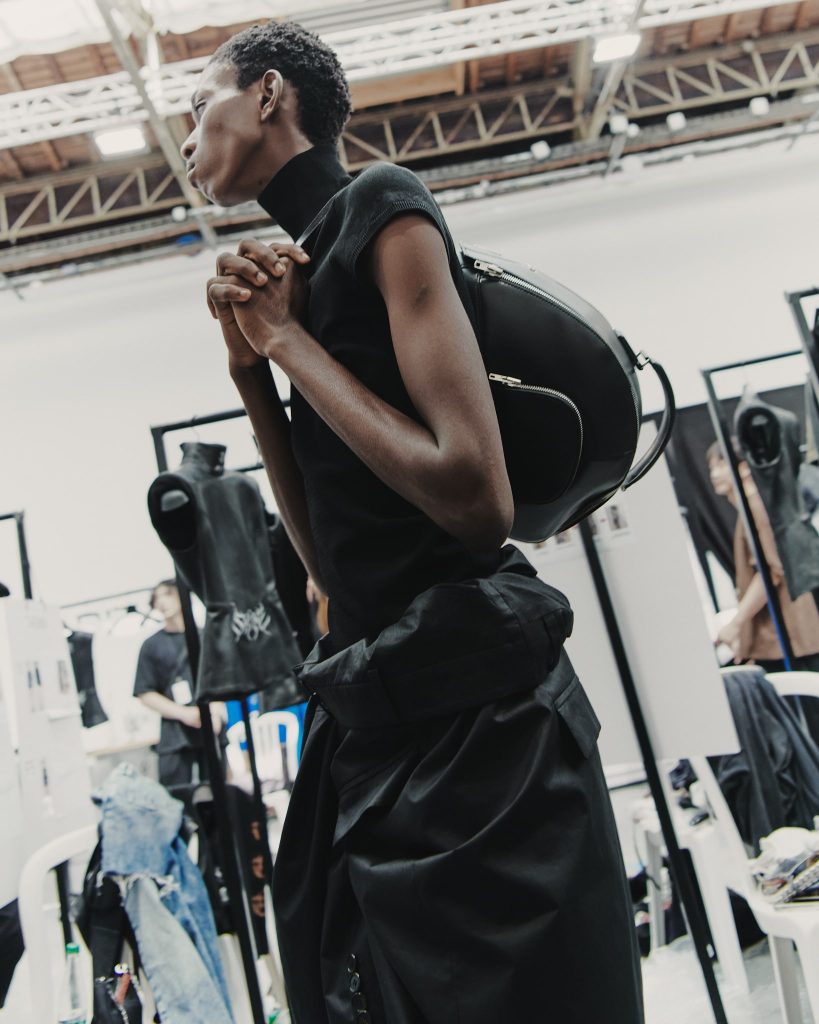 Victor Jacques Reveals Unseen Backstage Magic of JUUN J's Spring/Summer 2024 Collection at Paris Fashion Week Victor Jacques Reveals Unseen Backstage Magic of JUUN J's Spring/Summer 2024 Collection at Paris Fashion Week Vanity Teen 虚荣青年 Lifestyle & new faces magazine