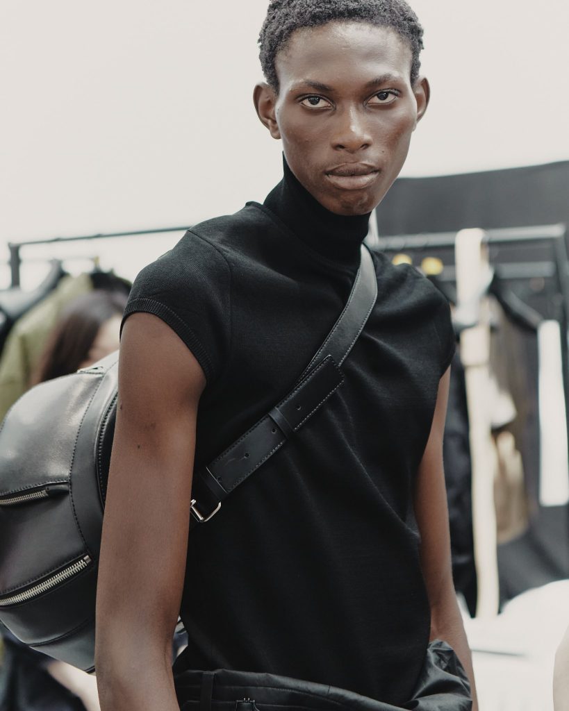 Victor Jacques Reveals Unseen Backstage Magic of JUUN J's Spring/Summer 2024 Collection at Paris Fashion Week Victor Jacques Reveals Unseen Backstage Magic of JUUN J's Spring/Summer 2024 Collection at Paris Fashion Week Vanity Teen 虚荣青年 Lifestyle & new faces magazine