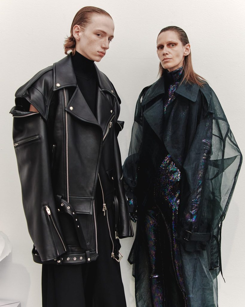 Victor Jacques Reveals Unseen Backstage Magic of JUUN J's Spring/Summer 2024 Collection at Paris Fashion Week Victor Jacques Reveals Unseen Backstage Magic of JUUN J's Spring/Summer 2024 Collection at Paris Fashion Week Vanity Teen 虚荣青年 Lifestyle & new faces magazine